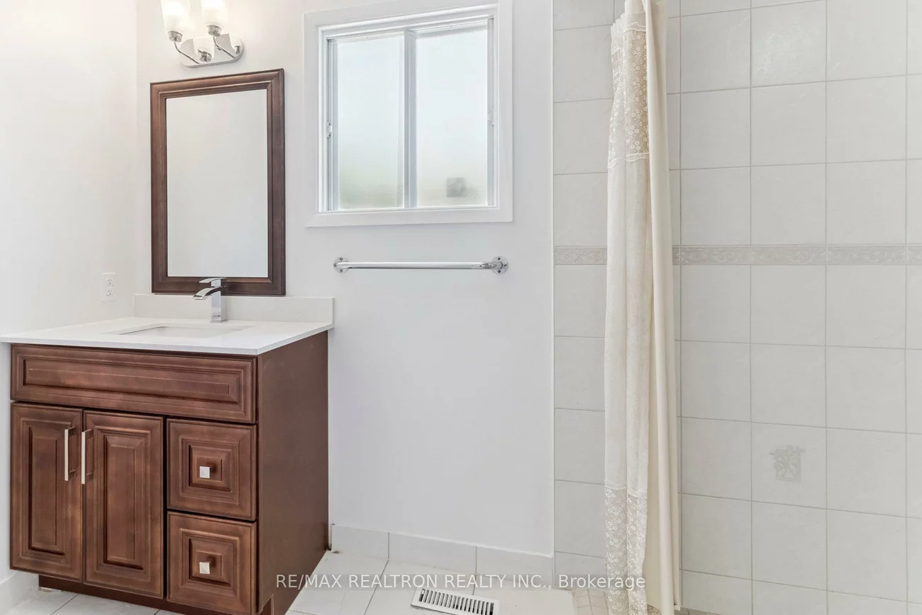 40, Manning, Gorham-College Manor, Newmarket