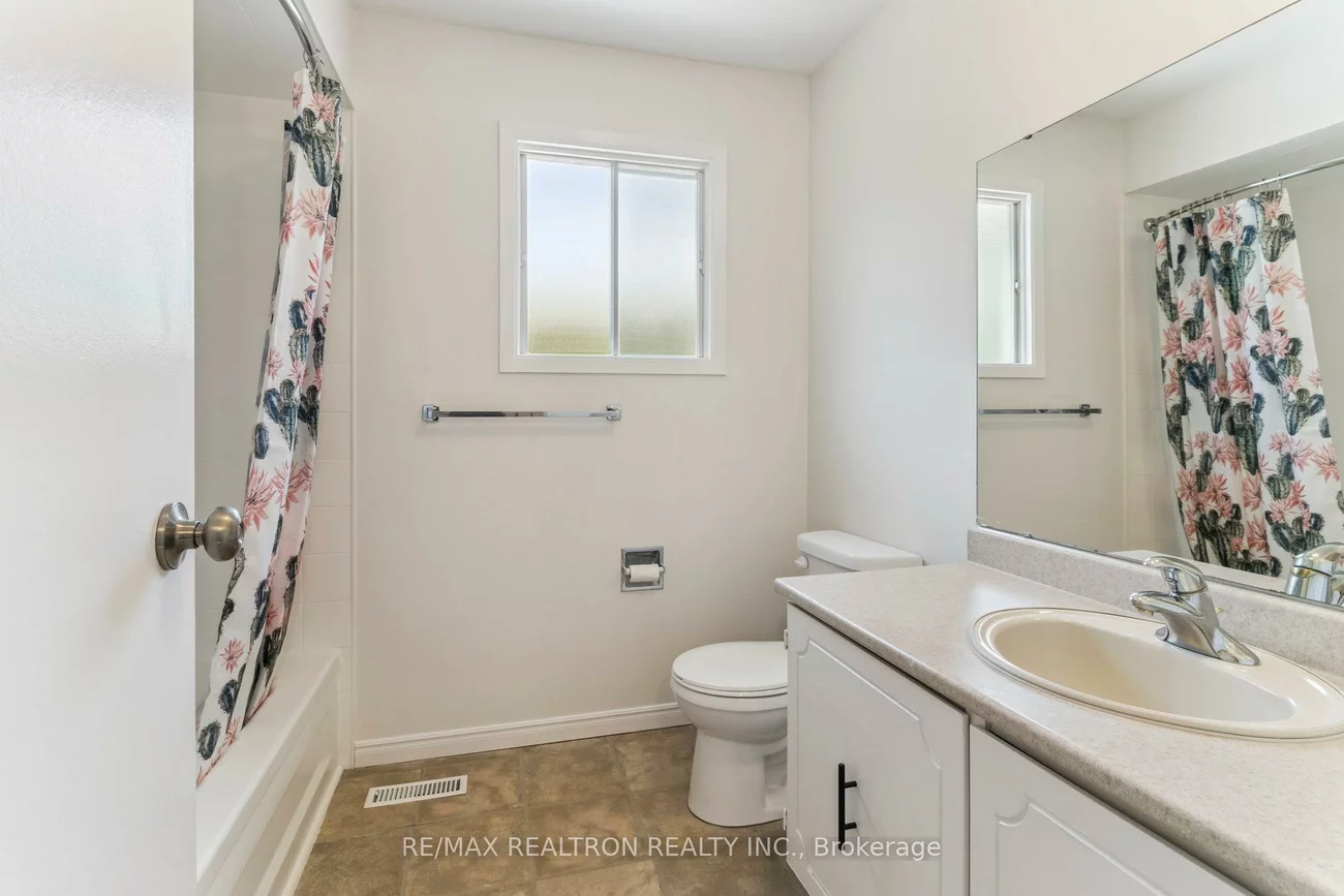 40, Manning, Gorham-College Manor, Newmarket