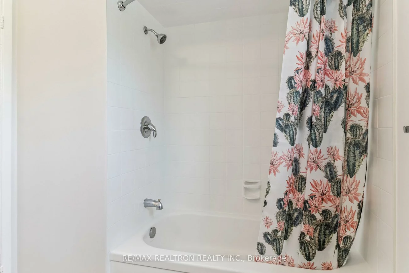 40, Manning, Gorham-College Manor, Newmarket