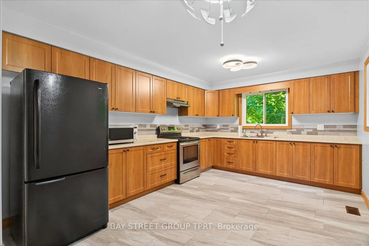 16, Belfry, Huron Heights-Leslie Valley, Newmarket