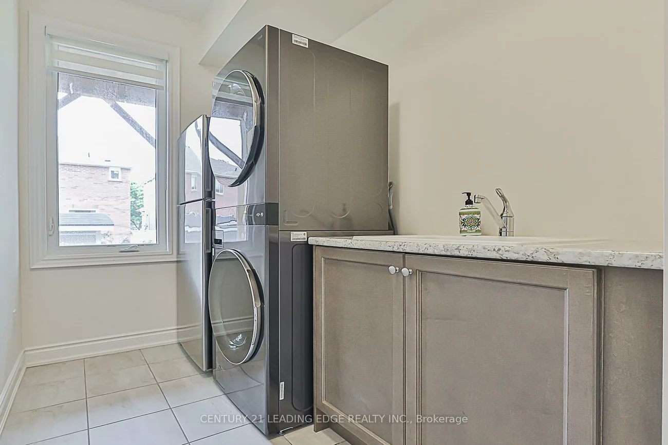 541, New England, Summerhill Estates, Newmarket