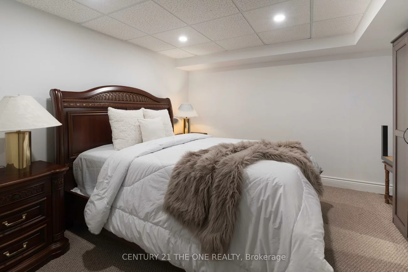 971, Leslie Valley, Huron Heights-Leslie Valley, Newmarket
