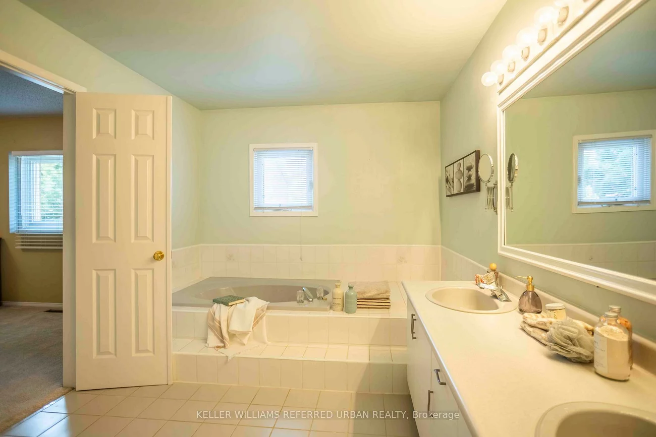 32, Nelson, Armitage, Newmarket