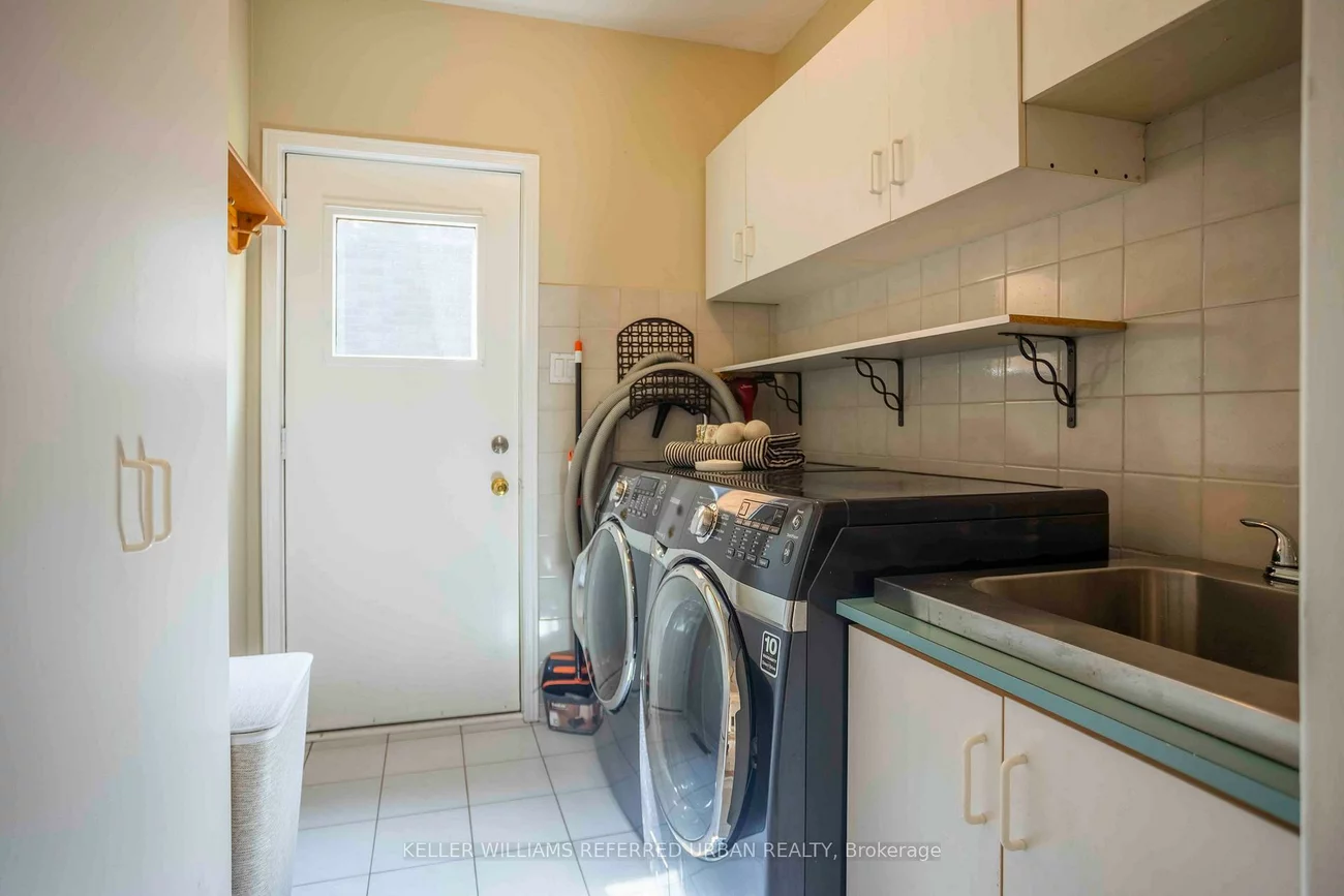 32, Nelson, Armitage, Newmarket