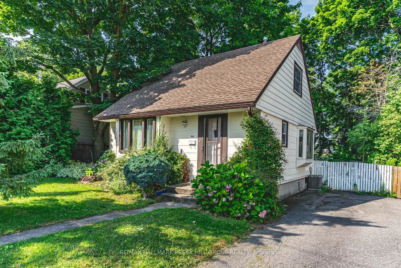306, Cawthra, Central Newmarket, Newmarket