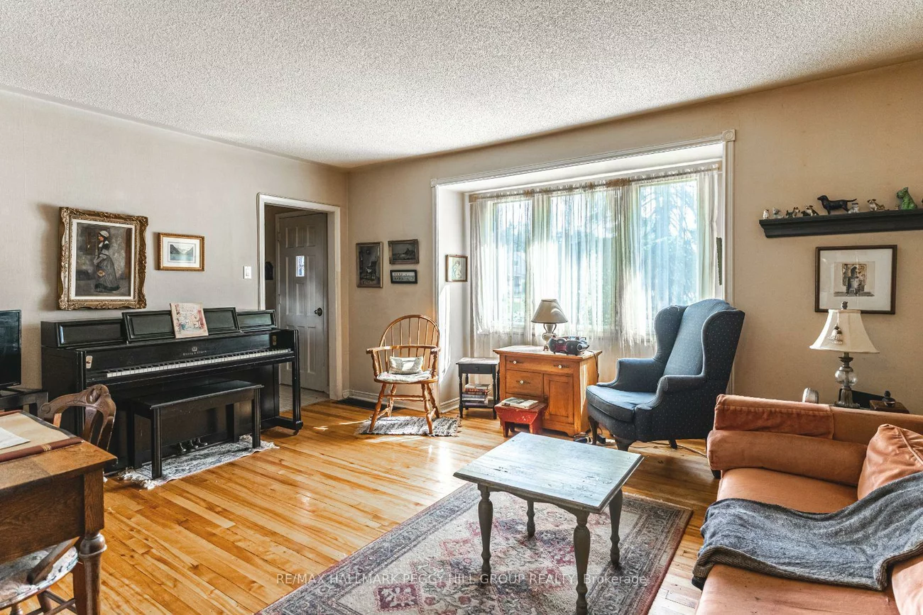 306, Cawthra, Central Newmarket, Newmarket
