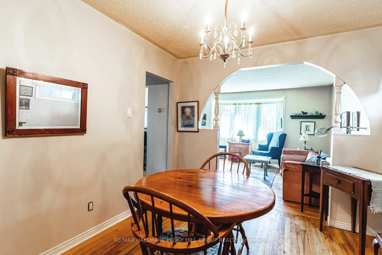 306, Cawthra, Central Newmarket, Newmarket