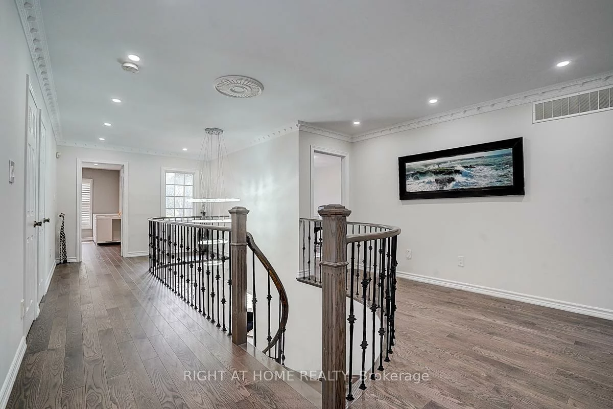 191, Kensit, Armitage, Newmarket