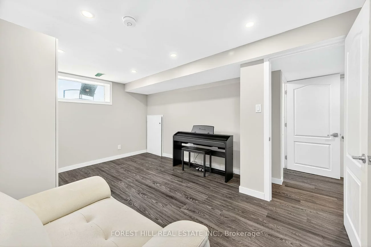 104, Armitage, Central Newmarket, Newmarket