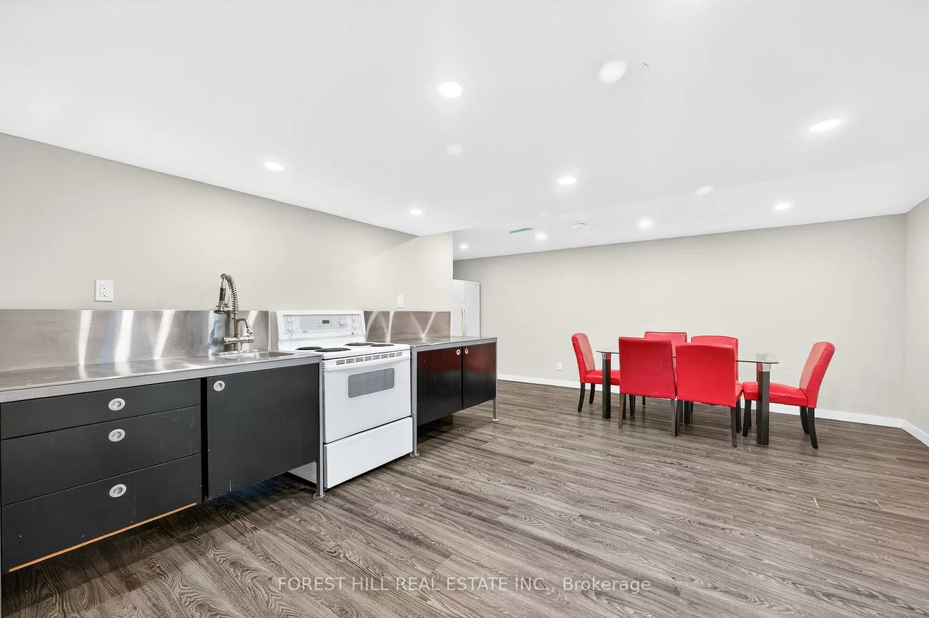 104, Armitage, Central Newmarket, Newmarket