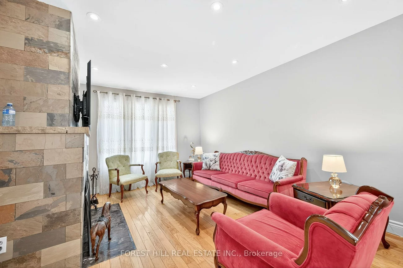 104, Armitage, Central Newmarket, Newmarket