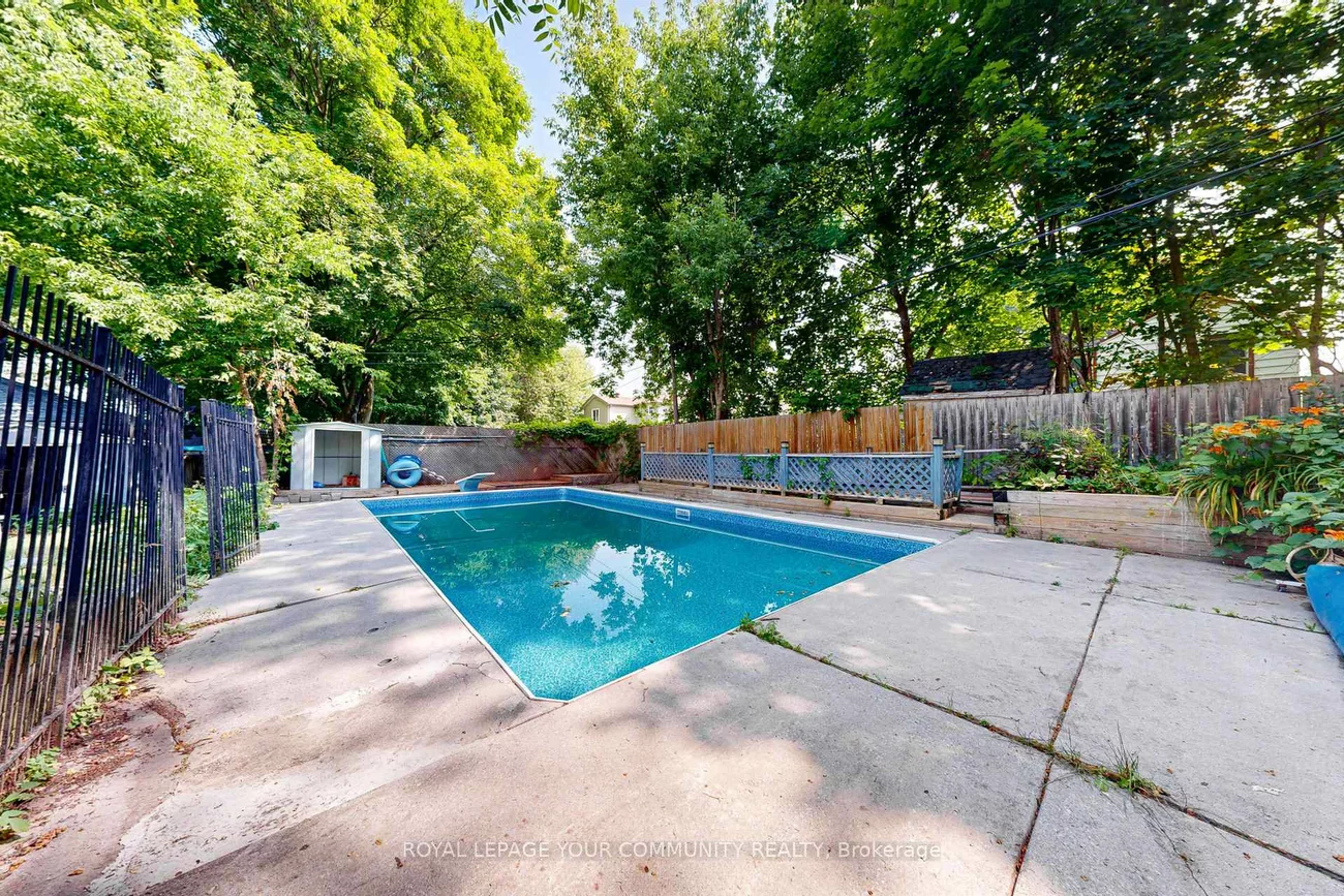 83, Lundy's, Huron Heights-Leslie Valley, Newmarket