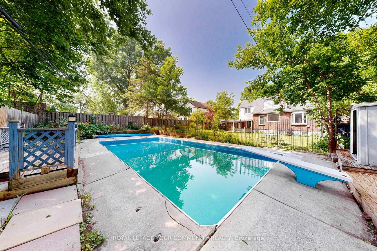 83, Lundy's, Huron Heights-Leslie Valley, Newmarket