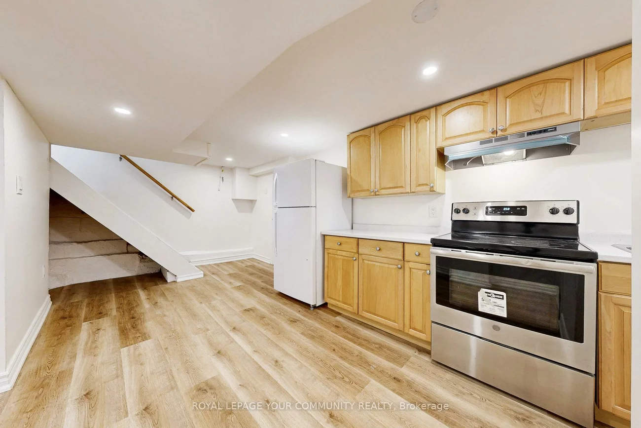 83, Lundy's, Huron Heights-Leslie Valley, Newmarket