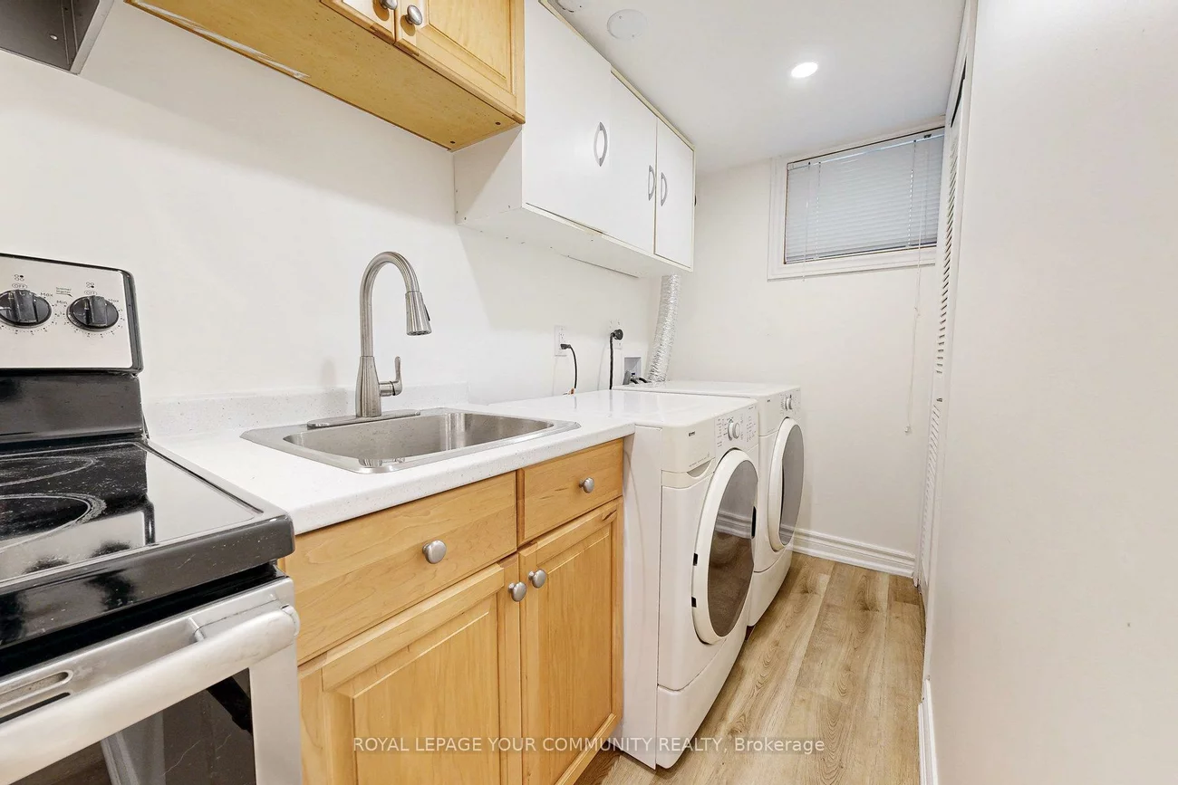 83, Lundy's, Huron Heights-Leslie Valley, Newmarket