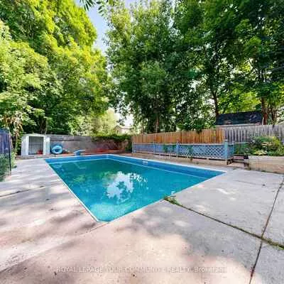 83, Lundy's, Huron Heights-Leslie Valley, Newmarket
