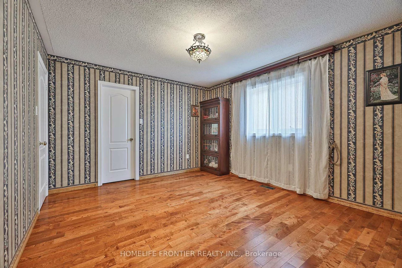 110, Red River, Woodland Hill, Newmarket
