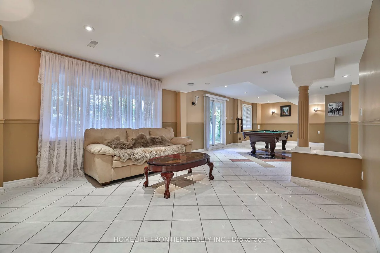 110, Red River, Woodland Hill, Newmarket