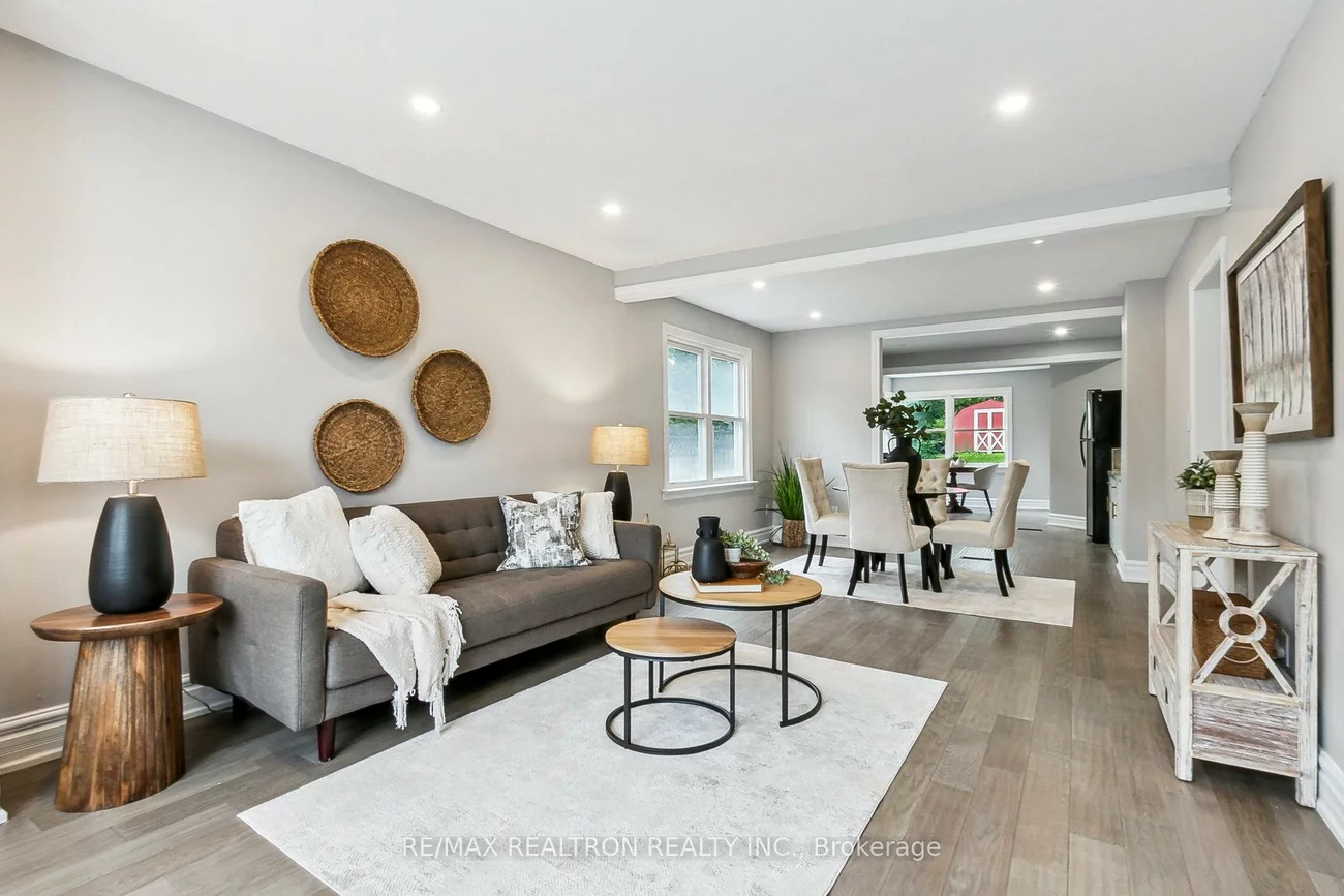 426, Eagle, Central Newmarket, Newmarket