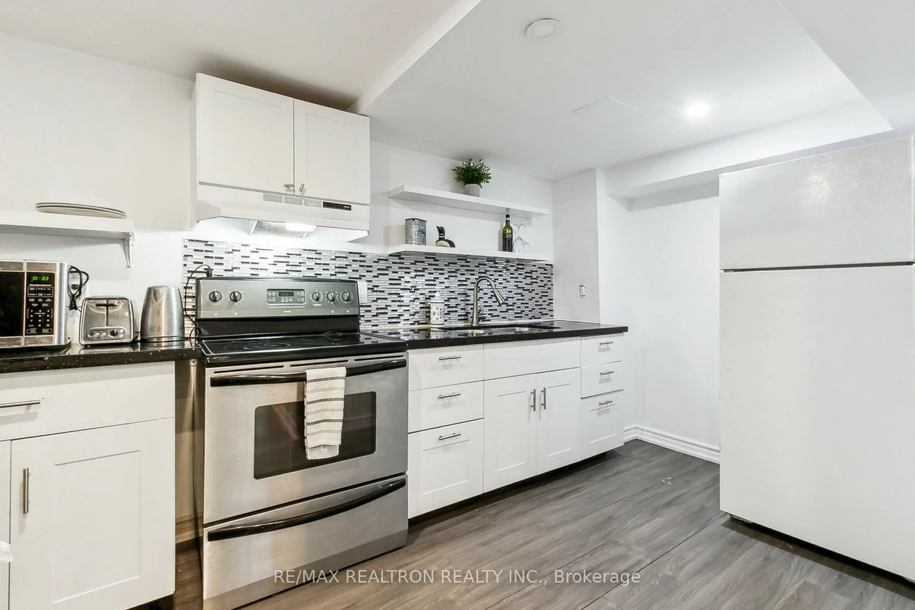 426, Eagle, Central Newmarket, Newmarket