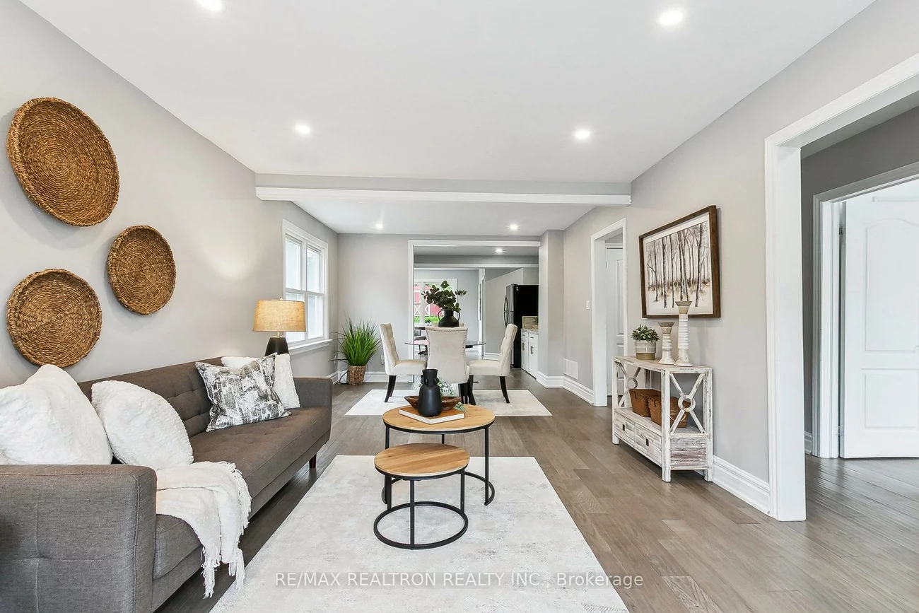 426, Eagle, Central Newmarket, Newmarket