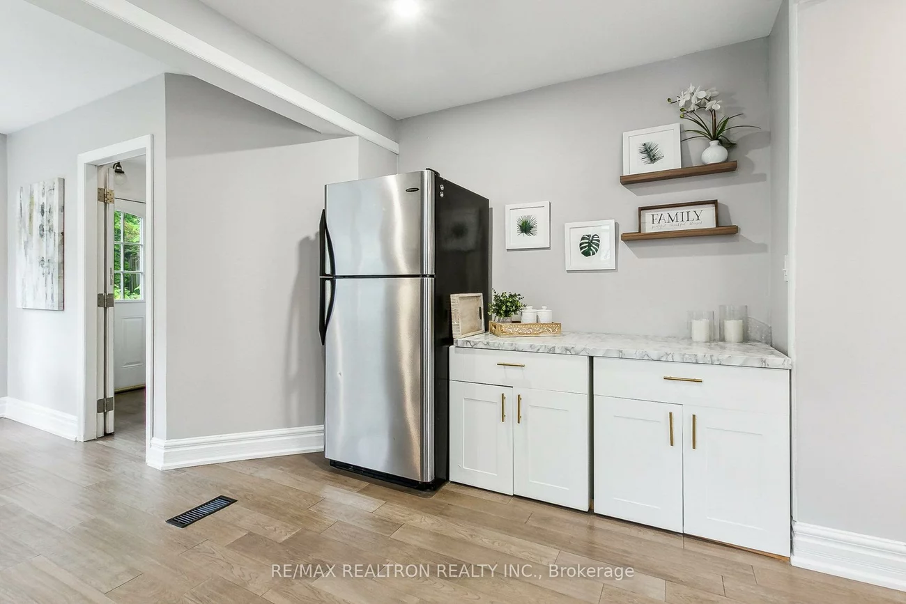 426, Eagle, Central Newmarket, Newmarket