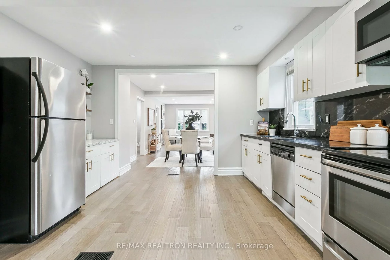 426, Eagle, Central Newmarket, Newmarket