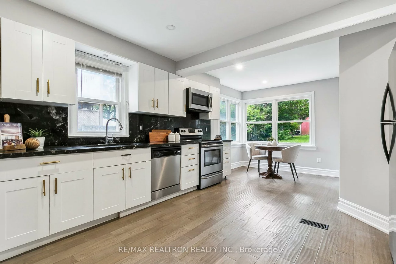 426, Eagle, Central Newmarket, Newmarket