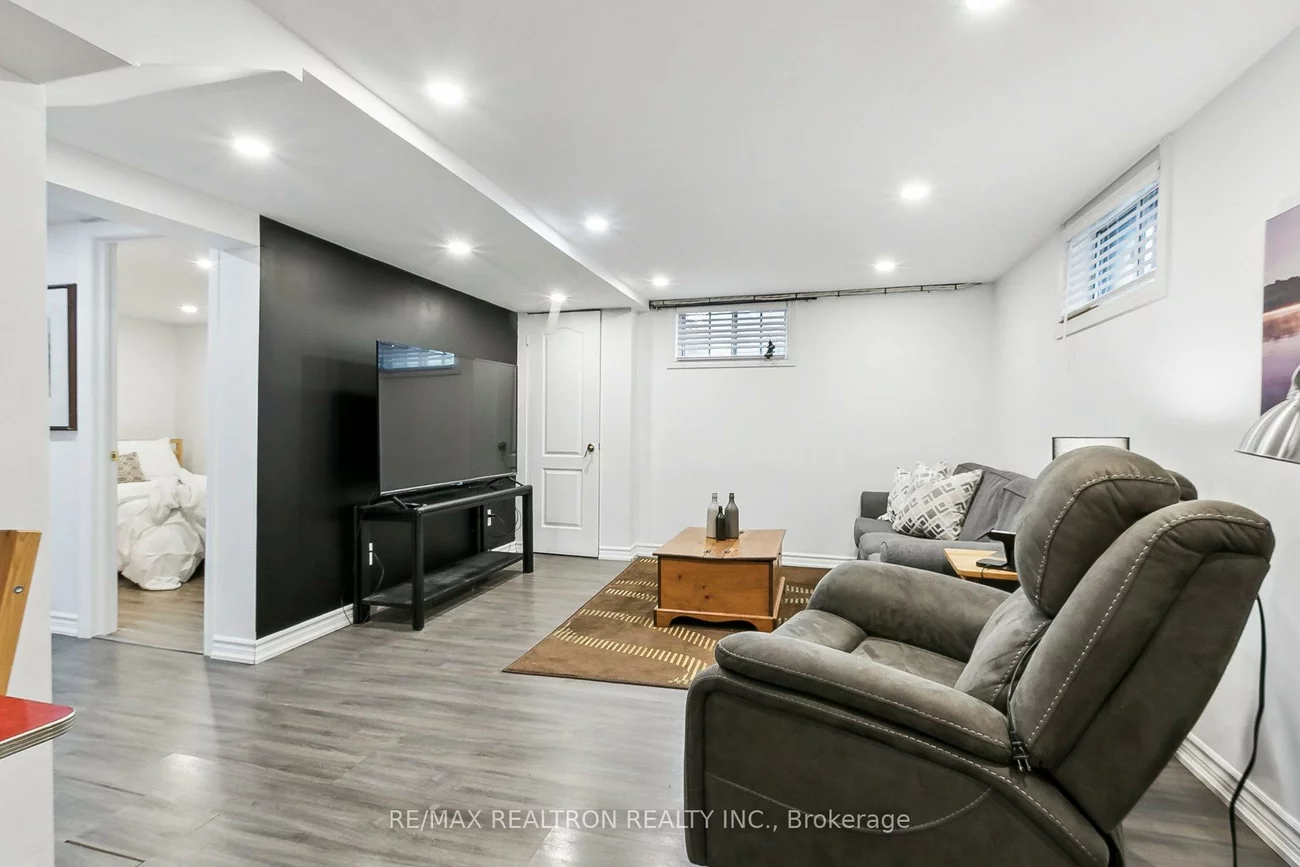 426, Eagle, Central Newmarket, Newmarket