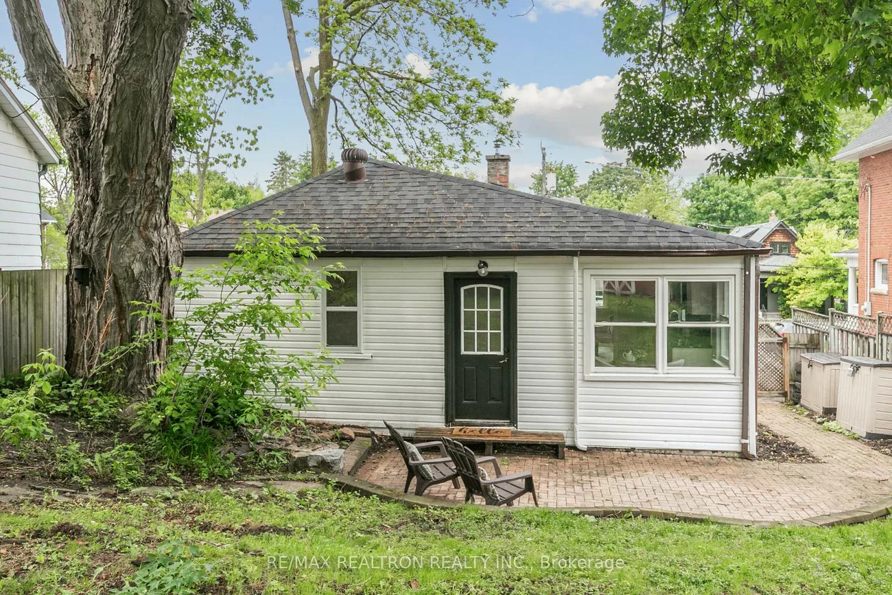 426, Eagle, Central Newmarket, Newmarket
