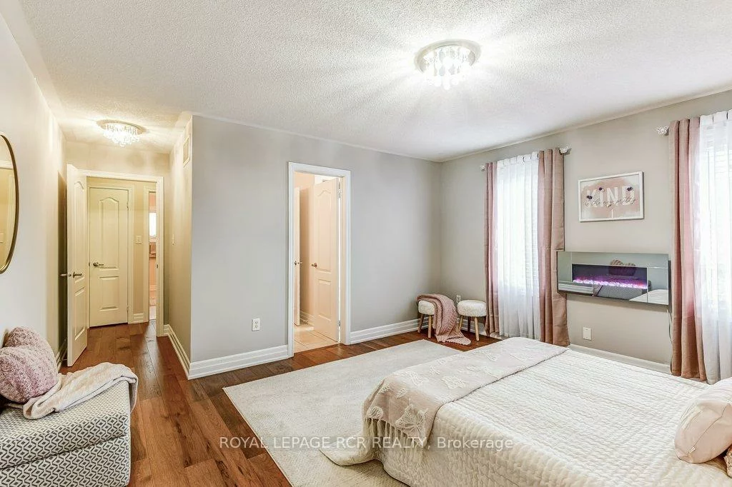42, Mynden, Woodland Hill, Newmarket