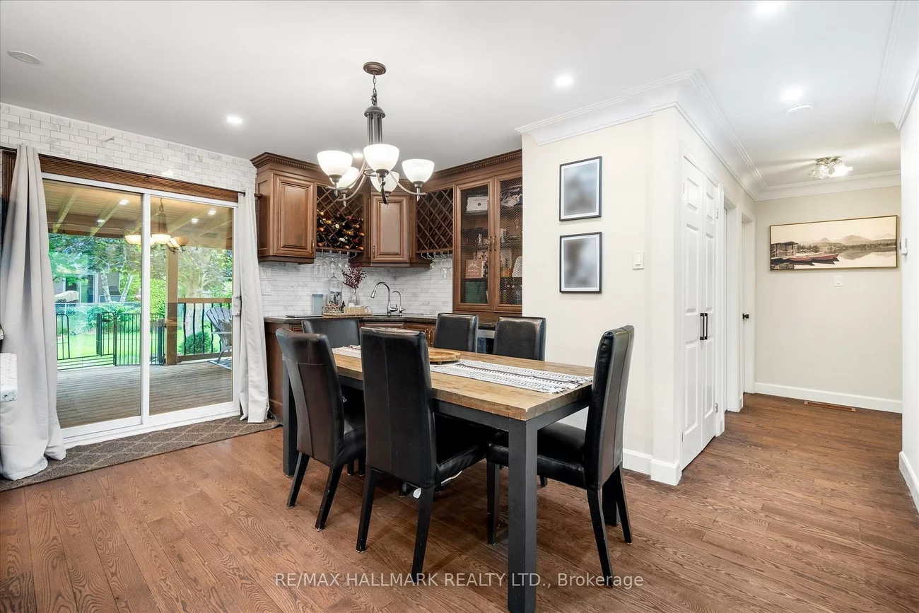 372, Dixon, Central Newmarket, Newmarket