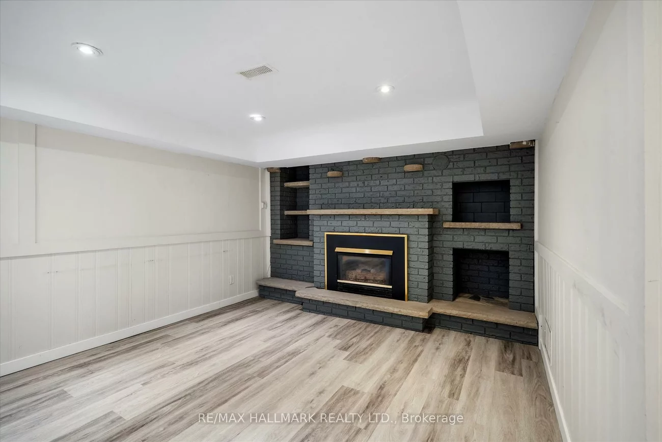 372, Dixon, Central Newmarket, Newmarket