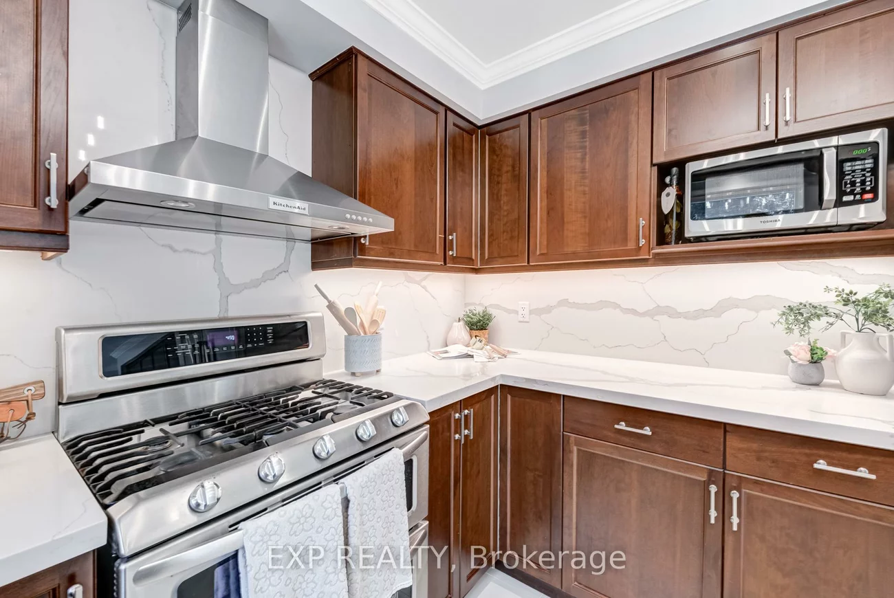 891, Leslie Valley, Huron Heights-Leslie Valley, Newmarket