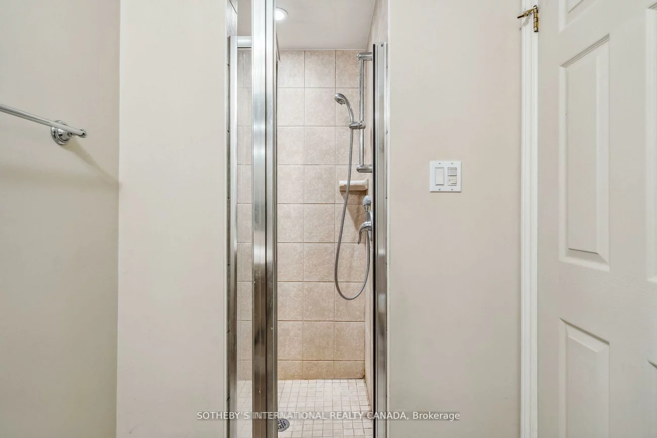 118, Queen, Central Newmarket, Newmarket