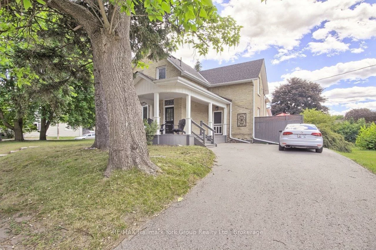 394, Eagle, Central Newmarket, Newmarket