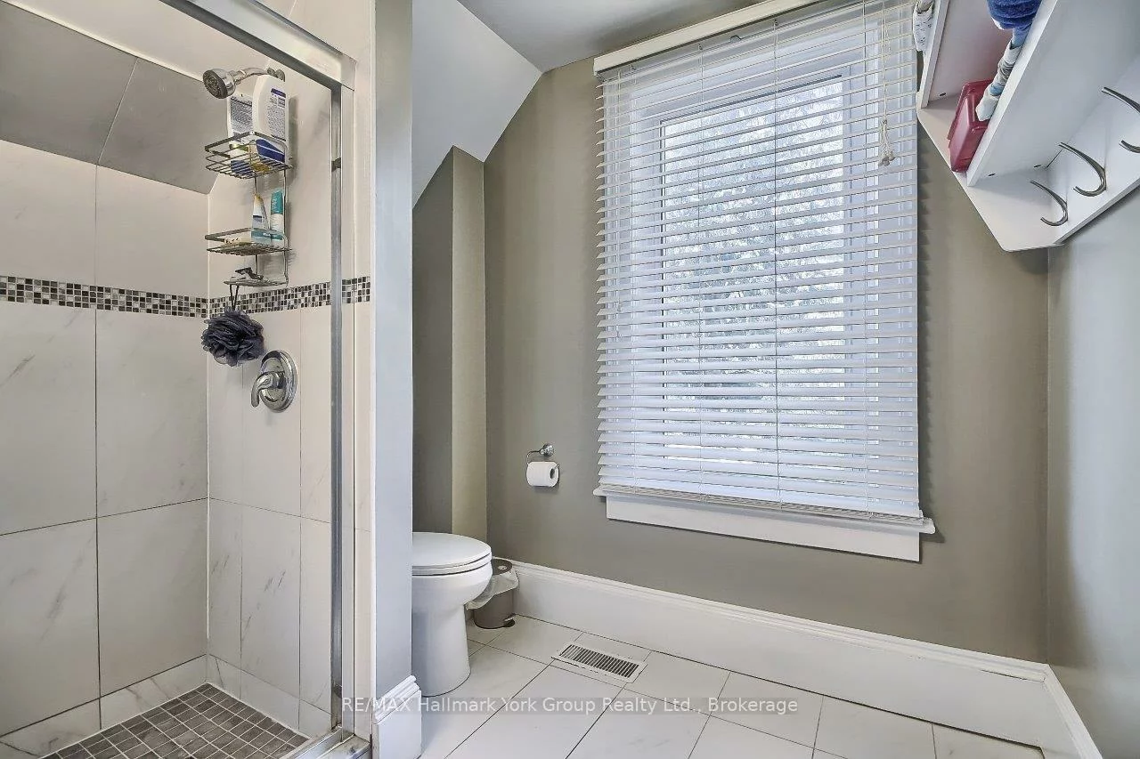 394, Eagle, Central Newmarket, Newmarket