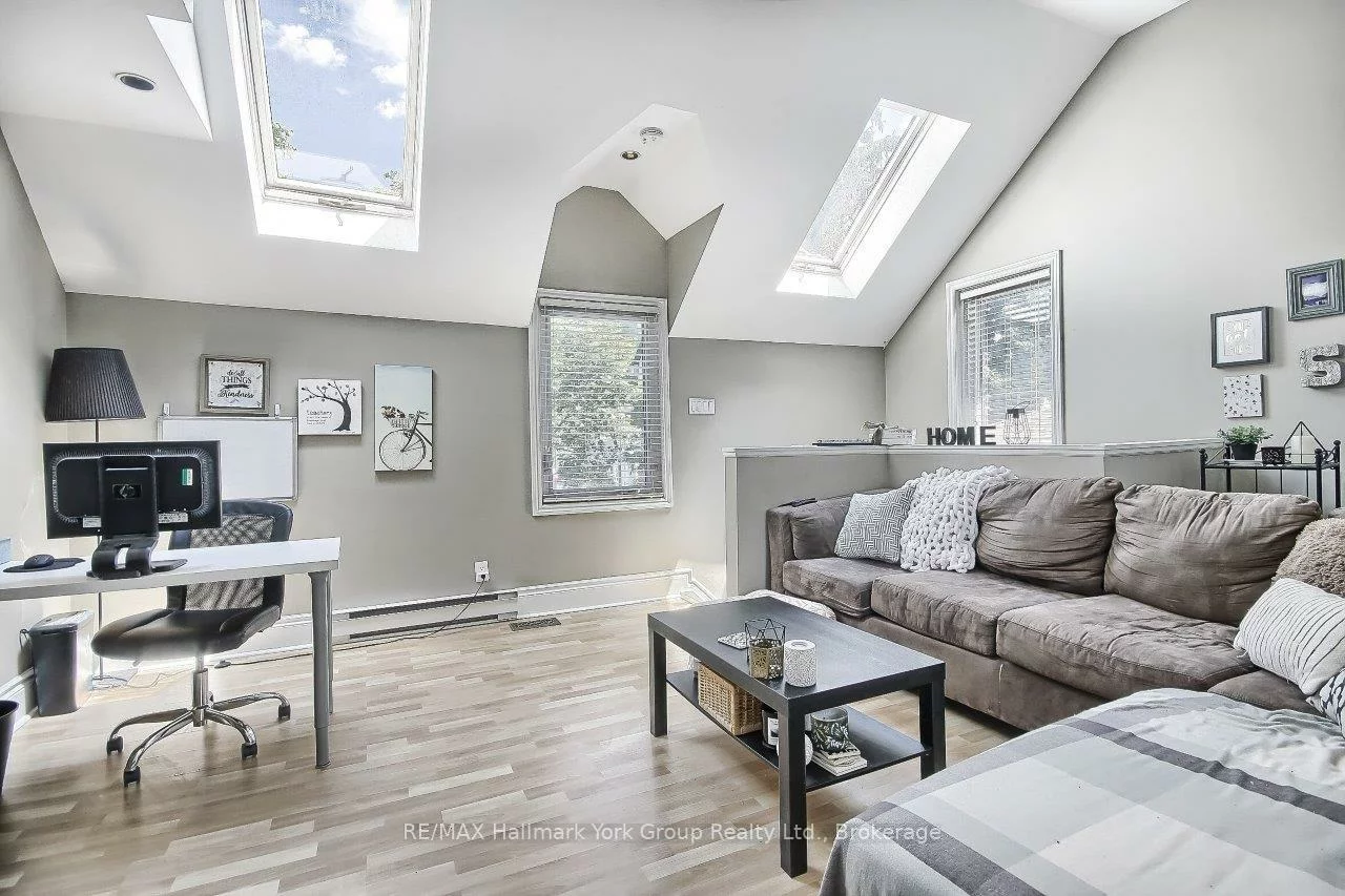394, Eagle, Central Newmarket, Newmarket