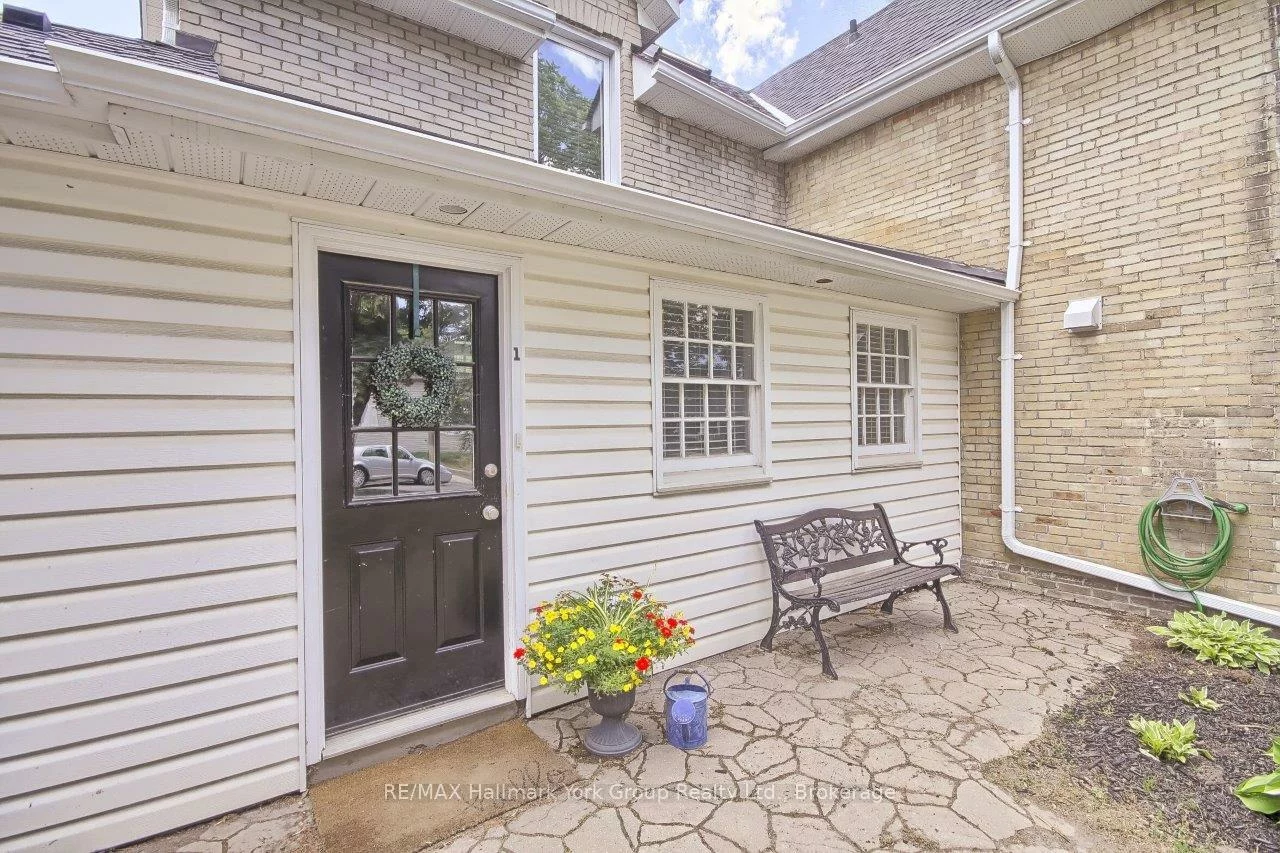394, Eagle, Central Newmarket, Newmarket