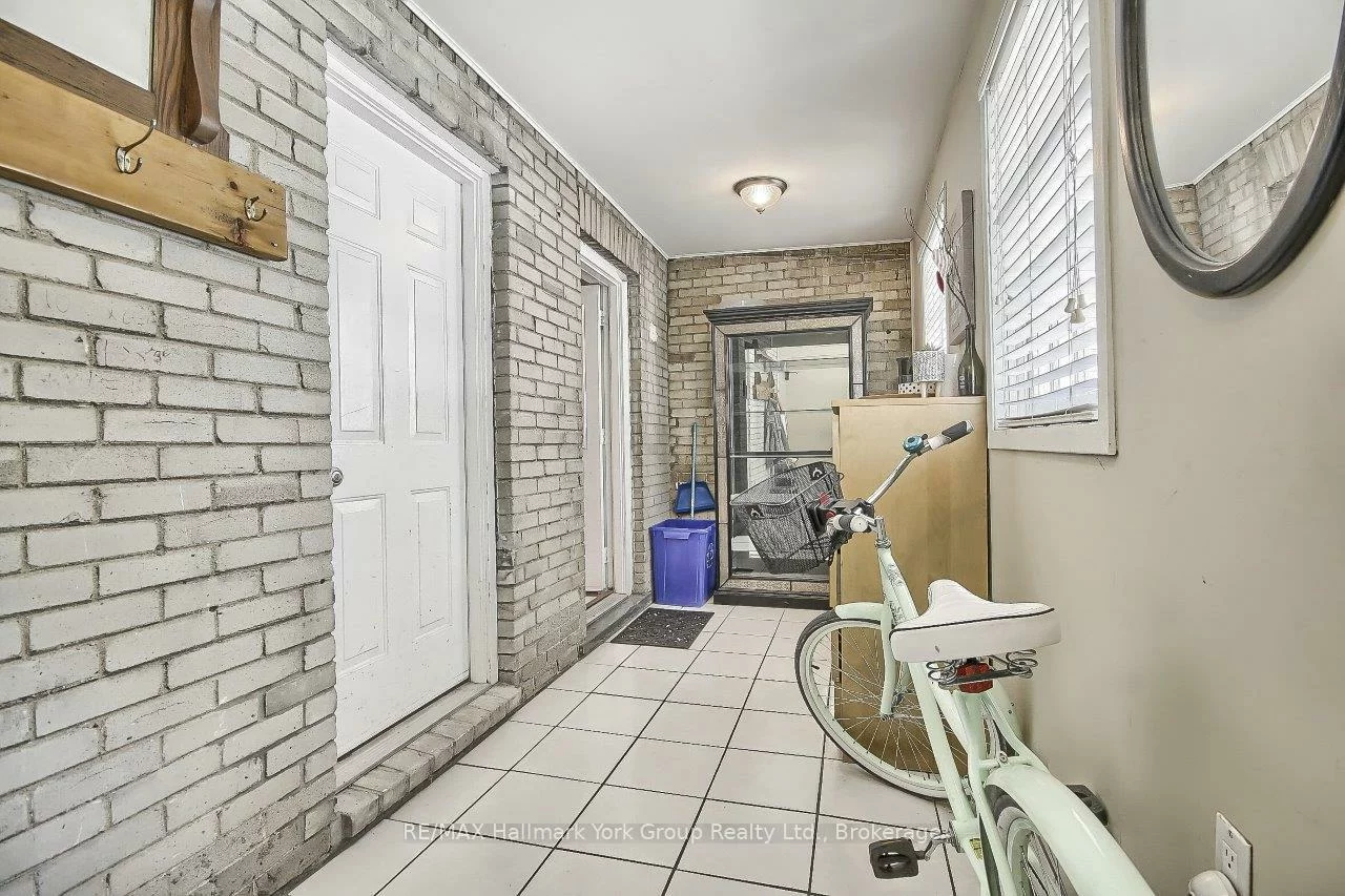 394, Eagle, Central Newmarket, Newmarket