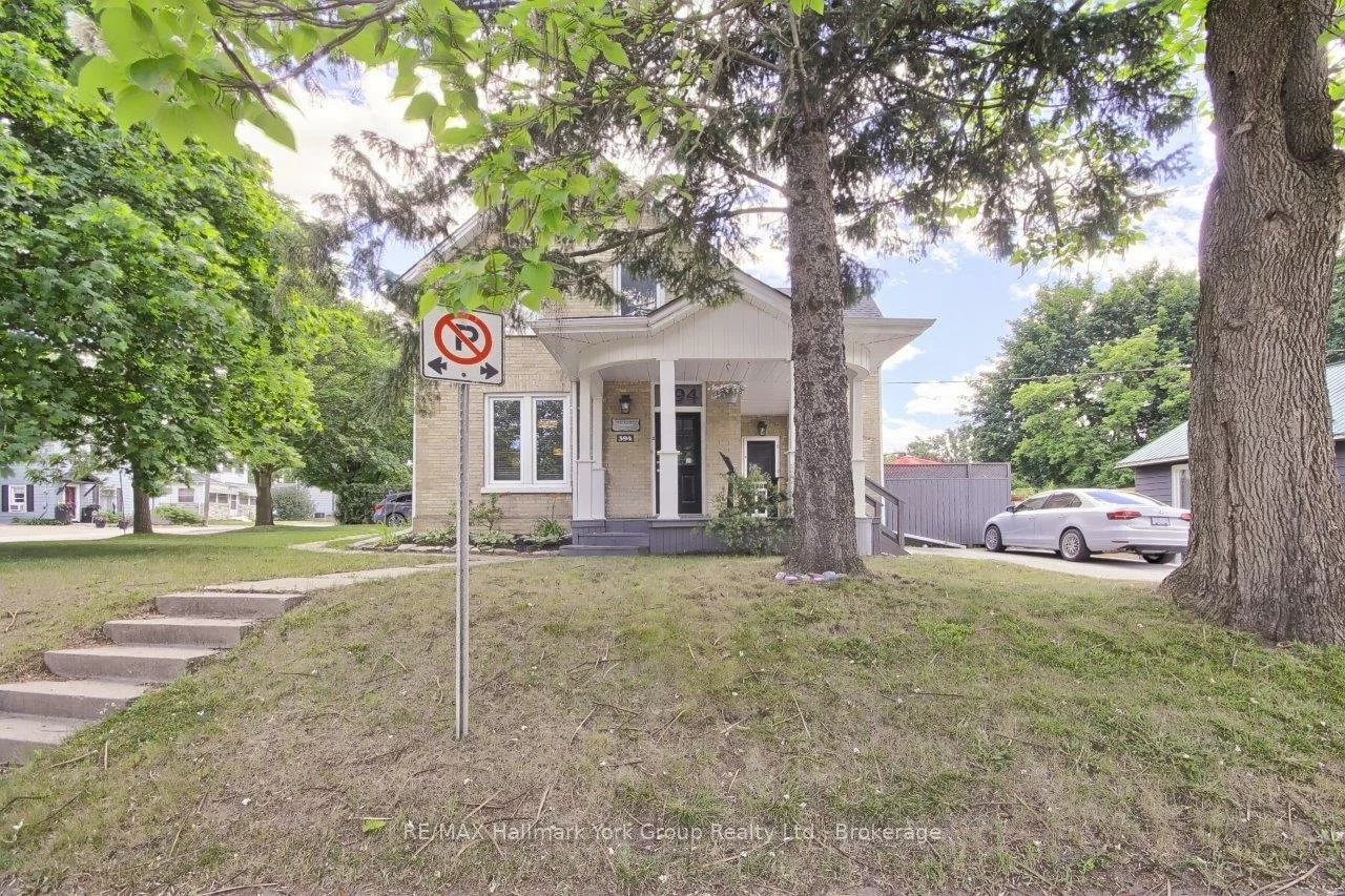 394, Eagle, Central Newmarket, Newmarket
