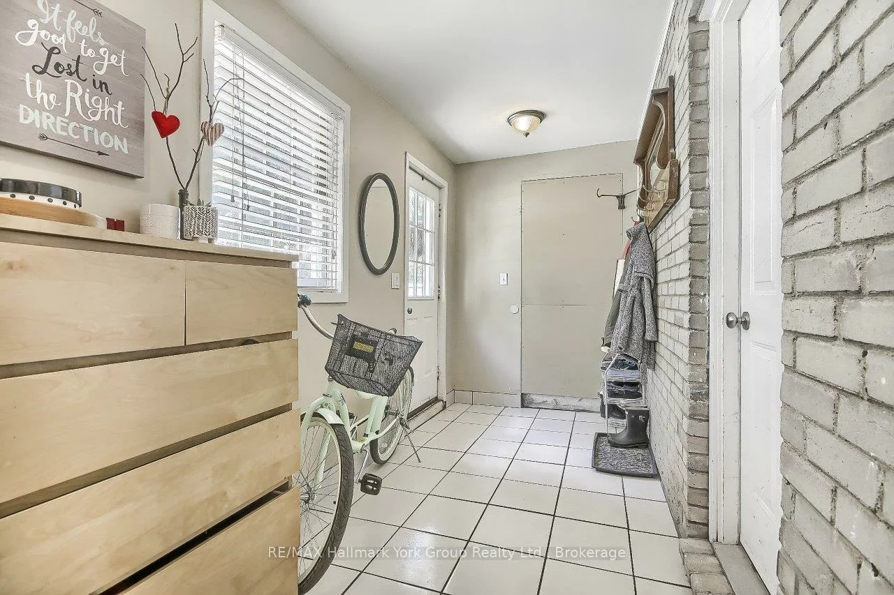 394, Eagle, Central Newmarket, Newmarket