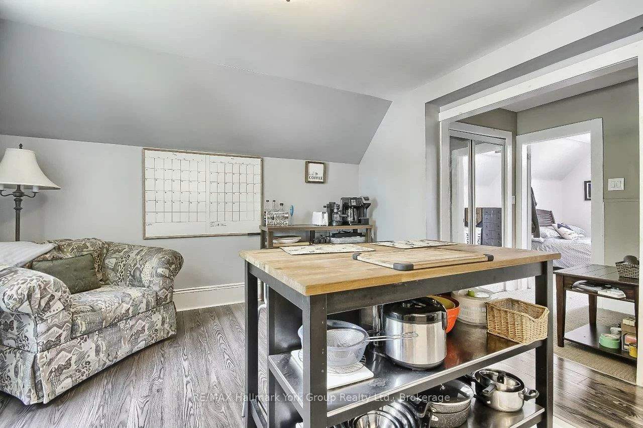 394, Eagle, Central Newmarket, Newmarket