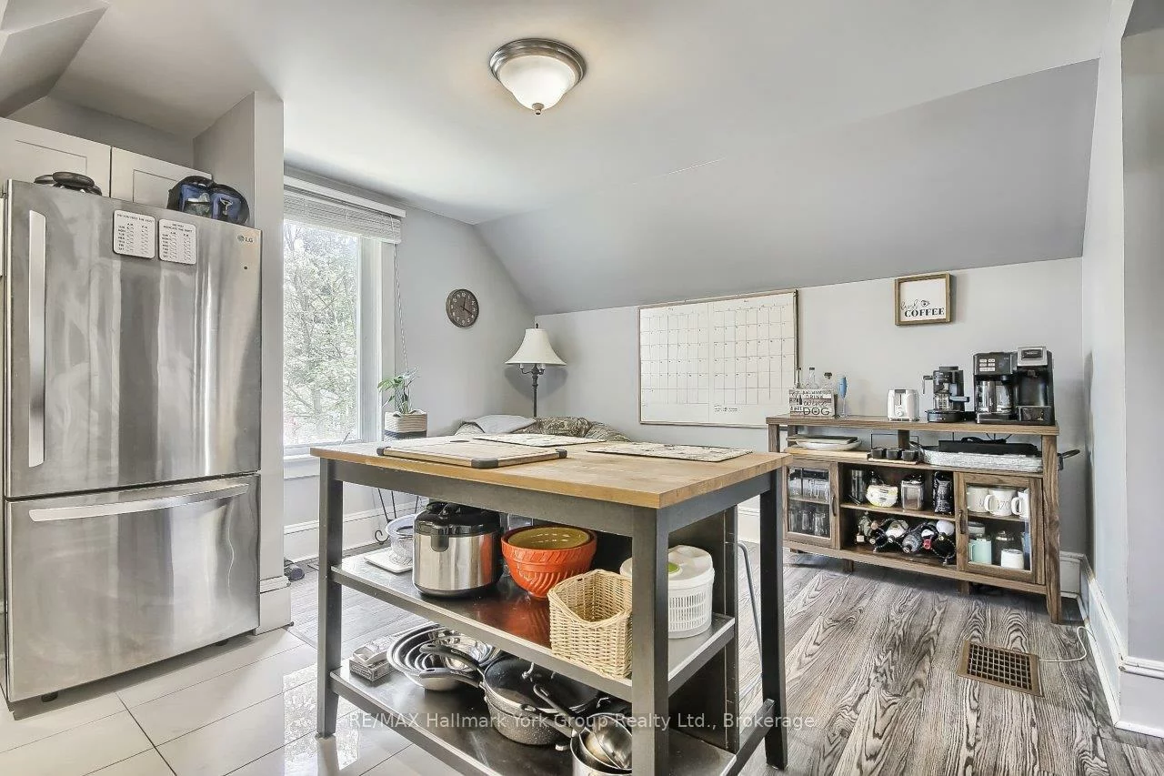 394, Eagle, Central Newmarket, Newmarket