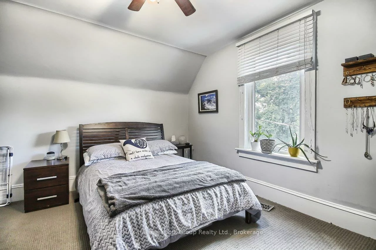 394, Eagle, Central Newmarket, Newmarket