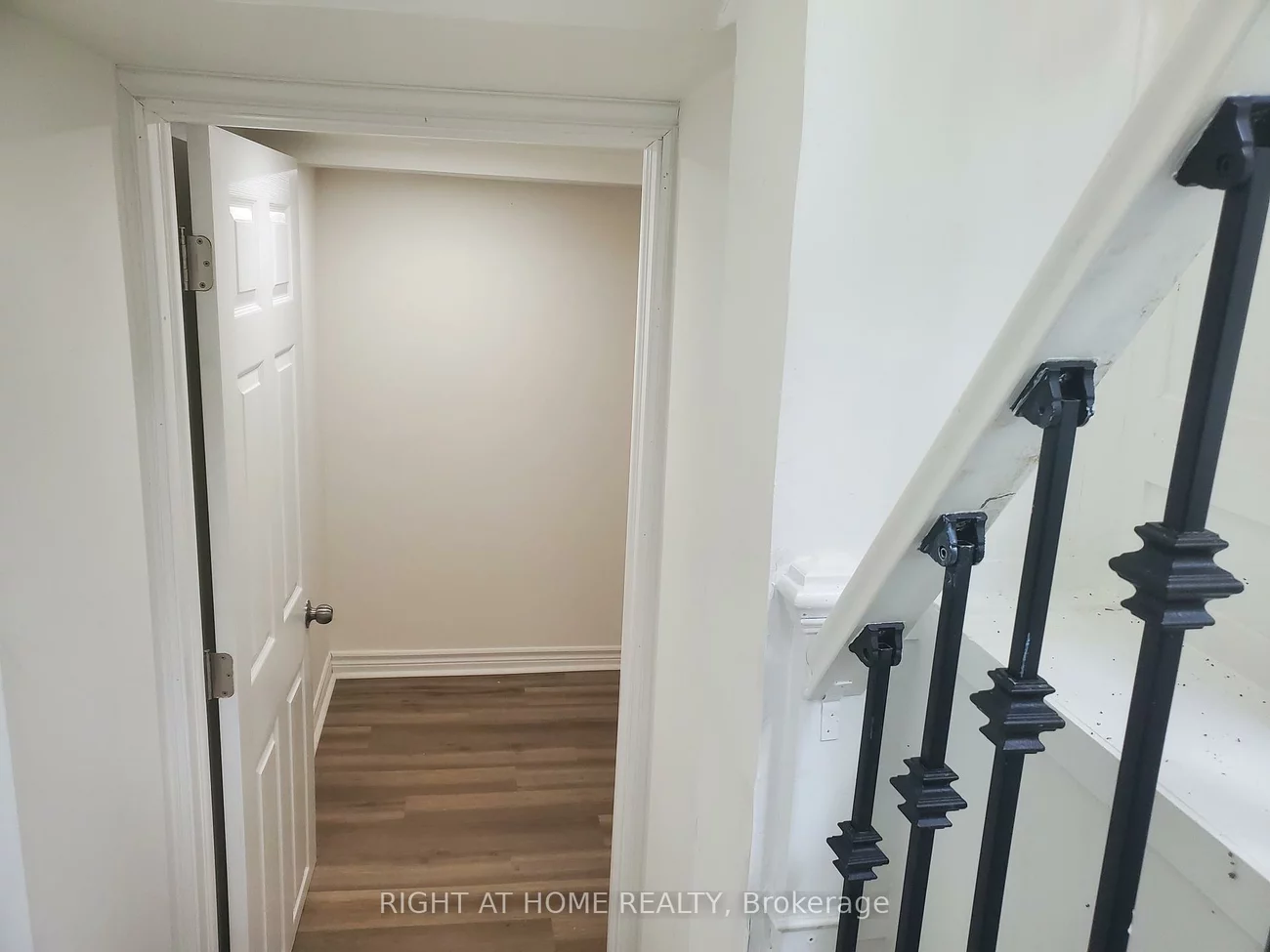 56, Don Mor, Central Newmarket, Newmarket