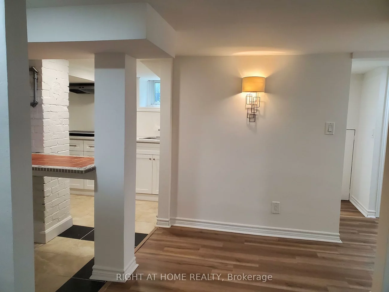 56, Don Mor, Central Newmarket, Newmarket