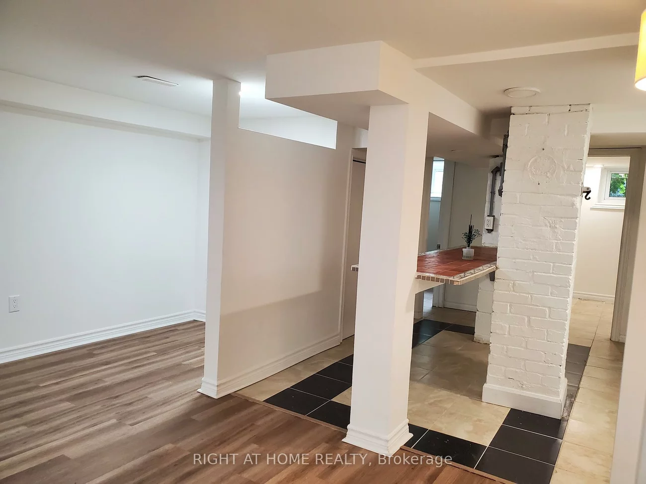 56, Don Mor, Central Newmarket, Newmarket