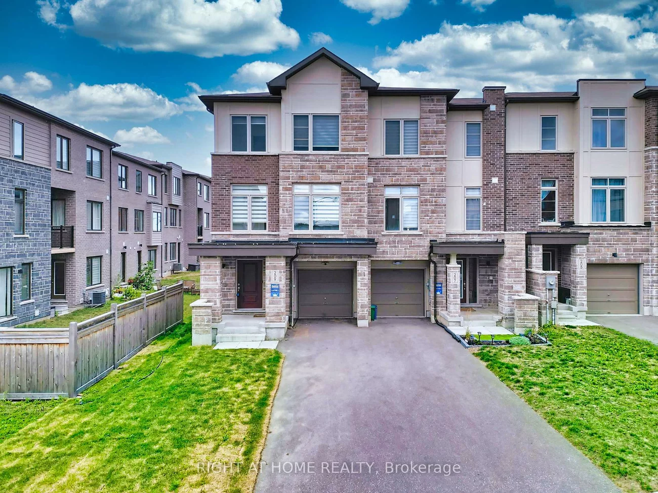 209, Vantage, Woodland Hill, Newmarket