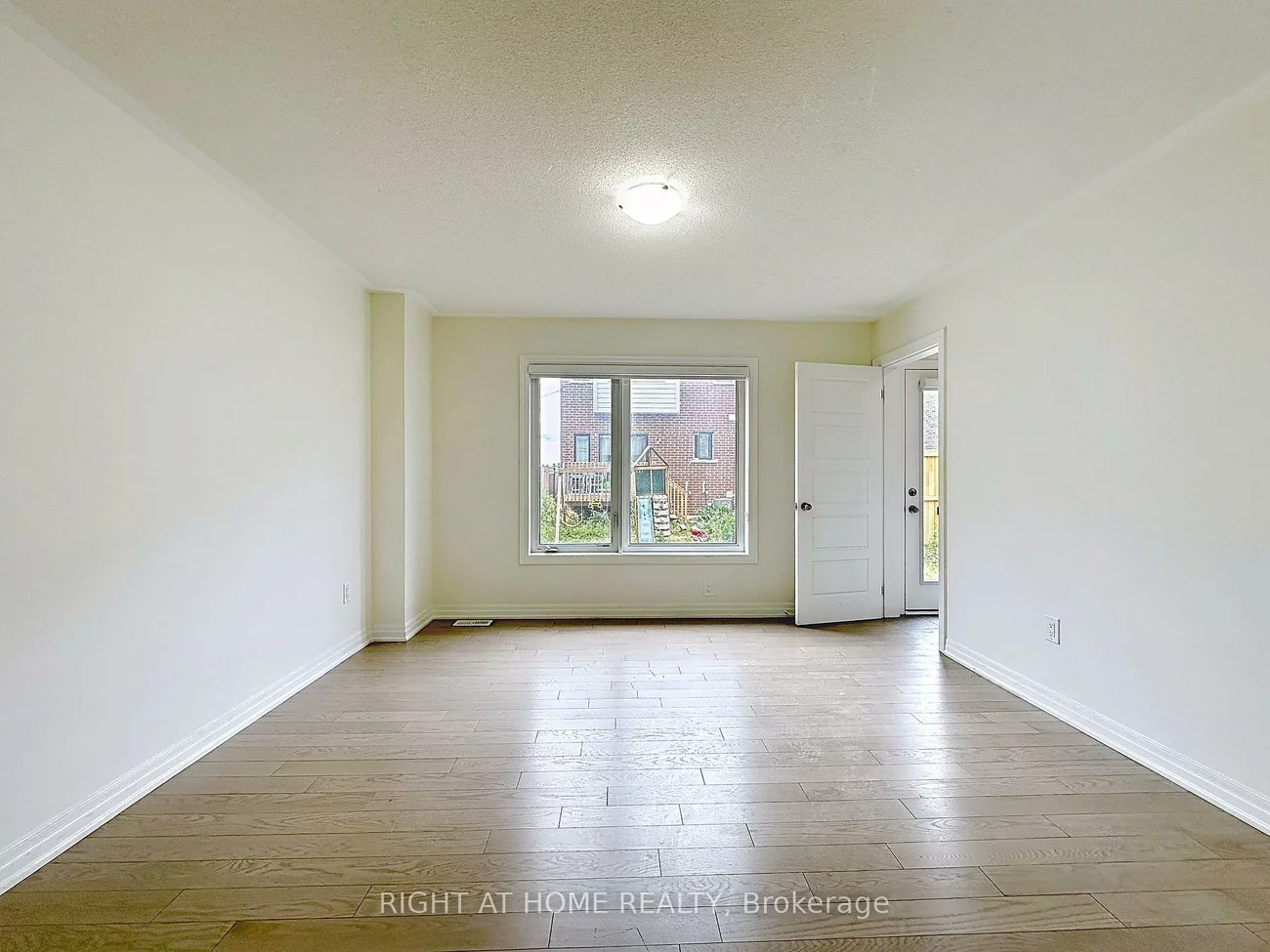 209, Vantage, Woodland Hill, Newmarket